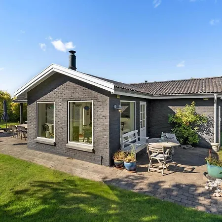 3 Bedroom Stunning In *