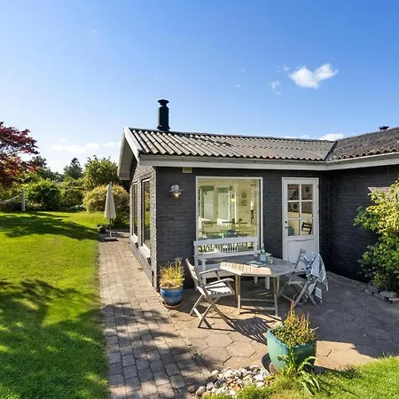 3 Bedroom Stunning In * Malling