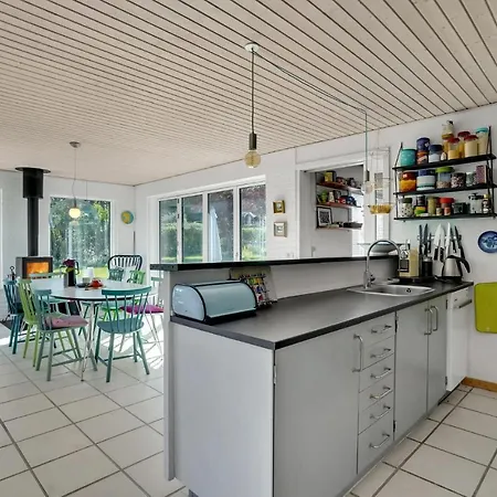 3 Bedroom Stunning In Semesterbostad