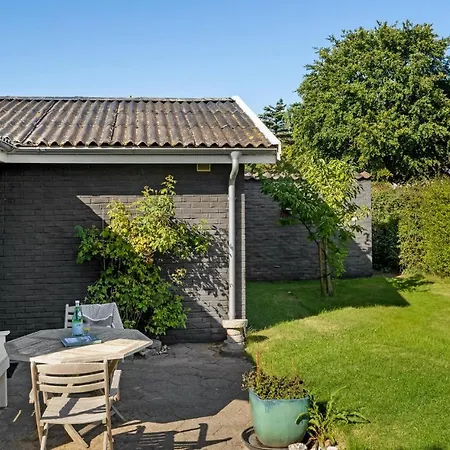 3 Bedroom Stunning In Semesterbostad