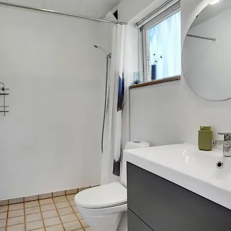 3 Bedroom Lovely In Malling