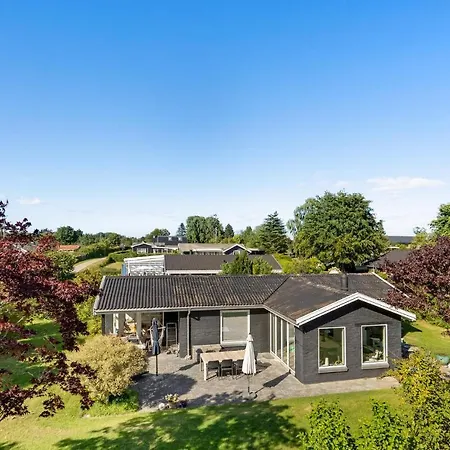 3 Bedroom Stunning In Malling