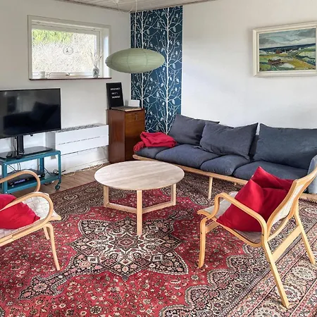 3 Bedroom Stunning In * Malling