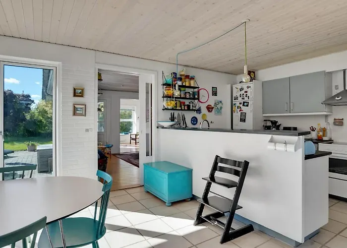 3 Bedroom Stunning In * Malling