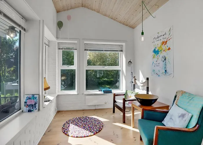 Дом отдыха 3 Bedroom Stunning In *