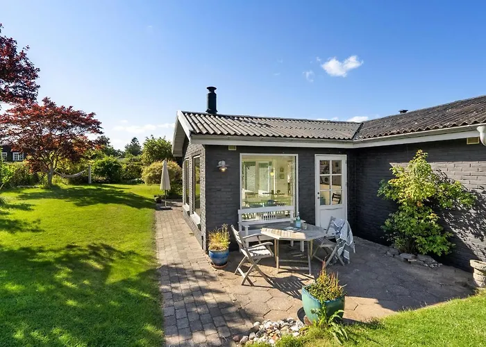 3 Bedroom Stunning In * Malling