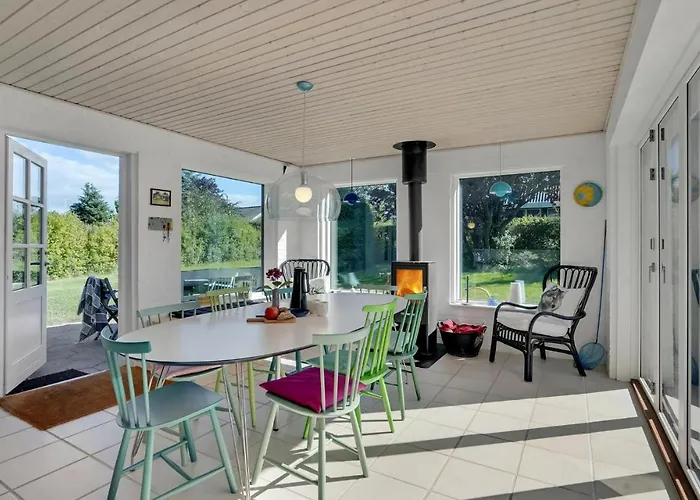 3 Bedroom Stunning In *