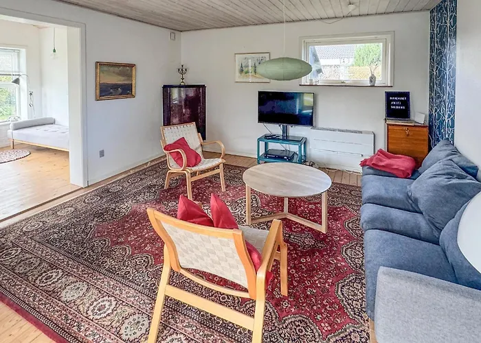 3 Bedroom Stunning In * Malling