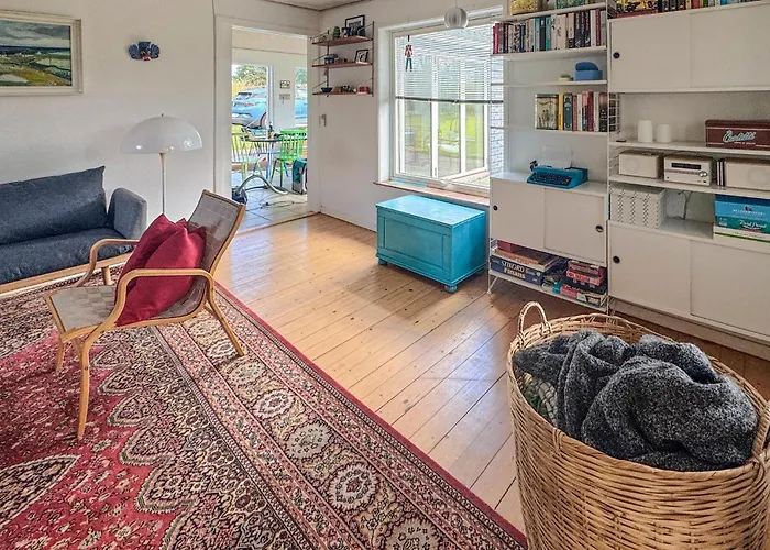 3 Bedroom Stunning In Дом отдыха Malling