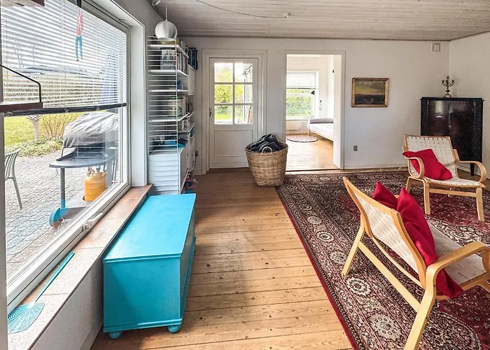 3 Bedroom Stunning In * Malling