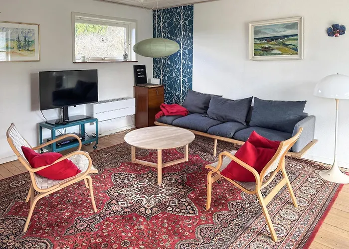 3 Bedroom Stunning In * Malling